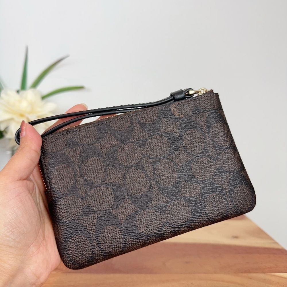 NWT Coach Cosmic Coach Corner Zip Wristlet In Signature Canvas With Robot Print - Picture 3 of 6